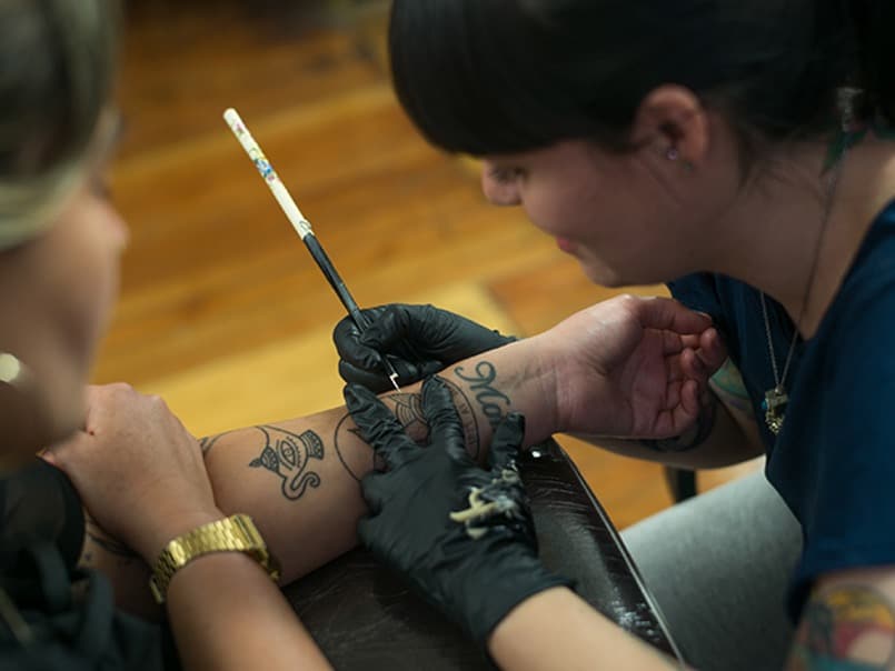 handpocked-tecnica-tatuaje
