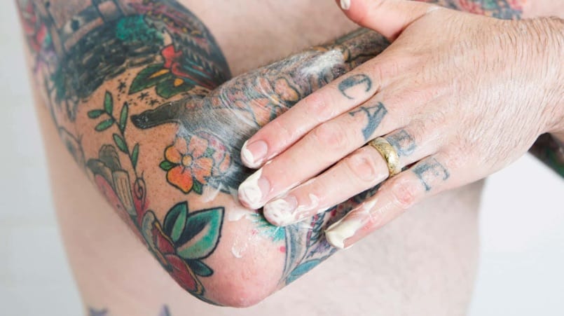 Por qué pican los tatuajes y cómo detener el picor - Mini Tatuajes